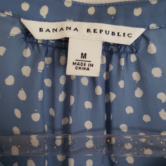 Loved Banana Republic Silk blue top - Picture 3 of 6